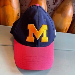 Adidas Womens Mi baseball hat S/M
Blue/gold/pink cap